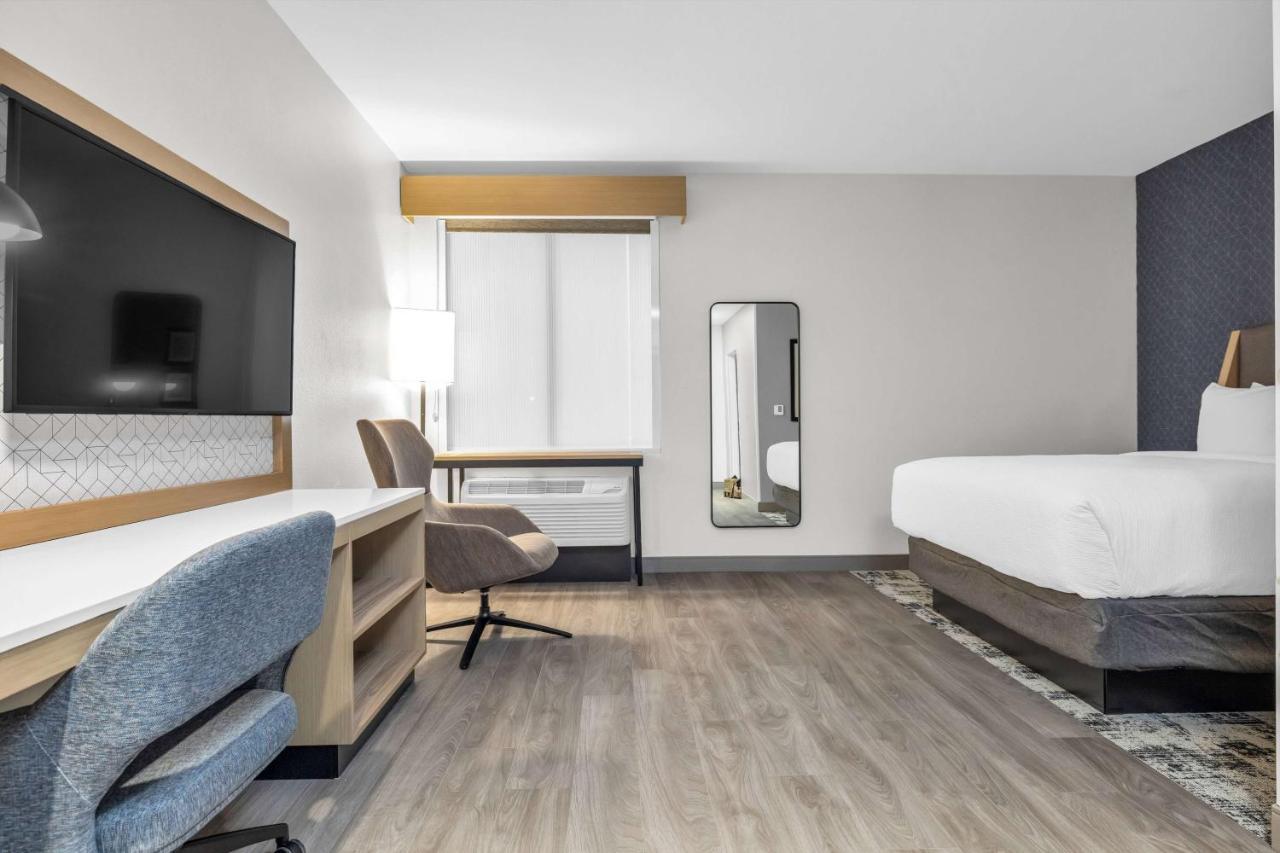 La Quinta Inn & Suites By Wyndham San Jose Airport-Downtown Exteriör bild